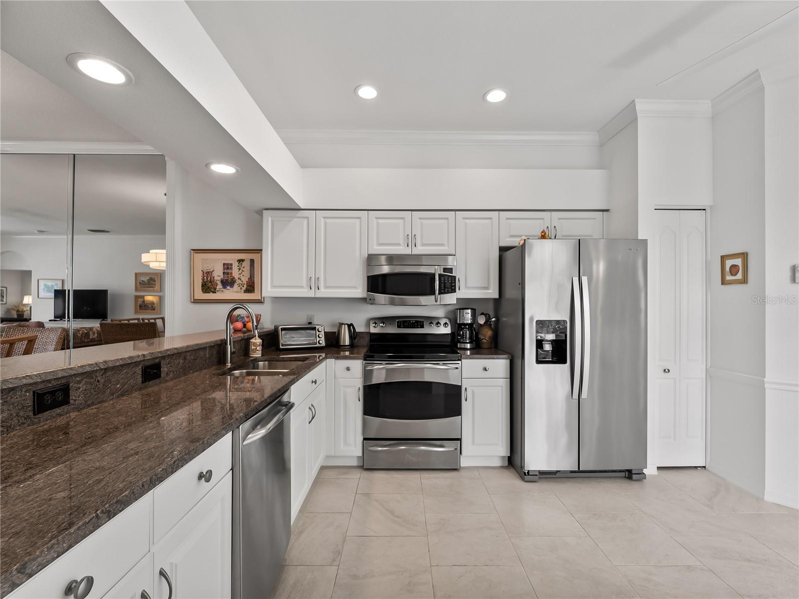 HERITAGE OAKS GOLF & COUNTRY CLUB - Residential