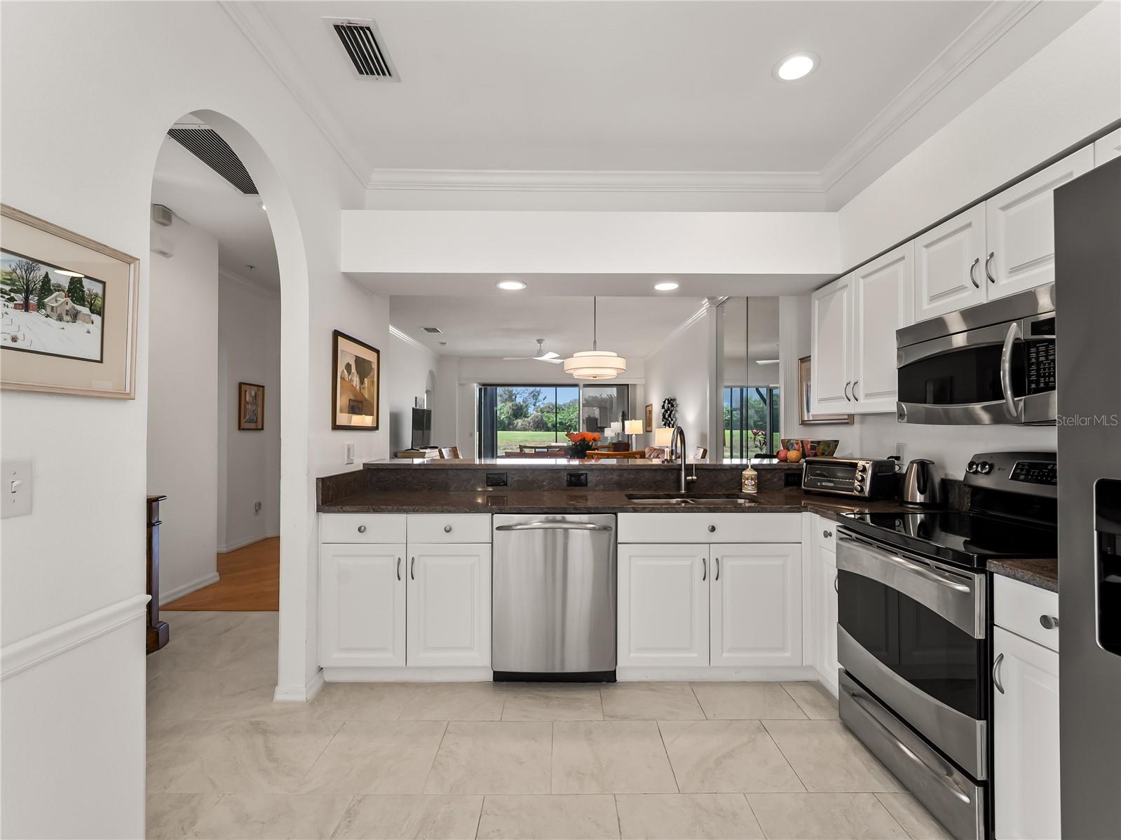 HERITAGE OAKS GOLF & COUNTRY CLUB - Residential