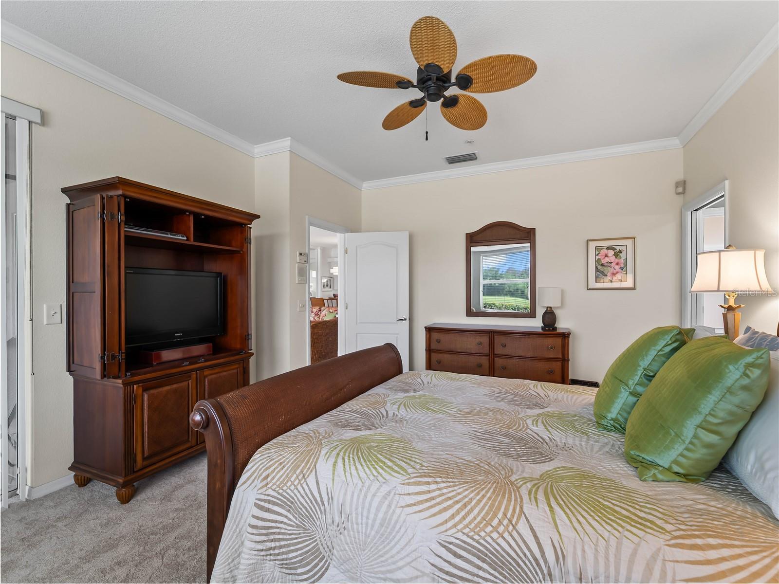 HERITAGE OAKS GOLF & COUNTRY CLUB - Residential