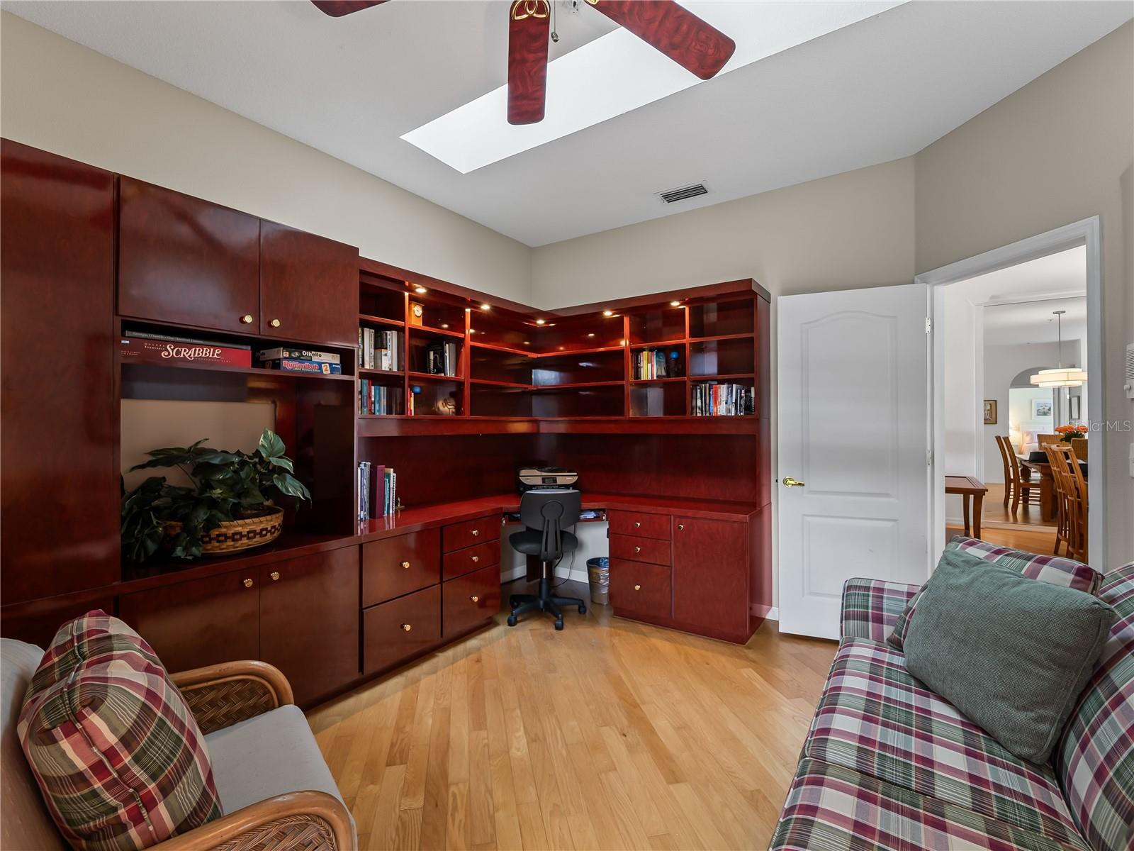 HERITAGE OAKS GOLF & COUNTRY CLUB - Residential