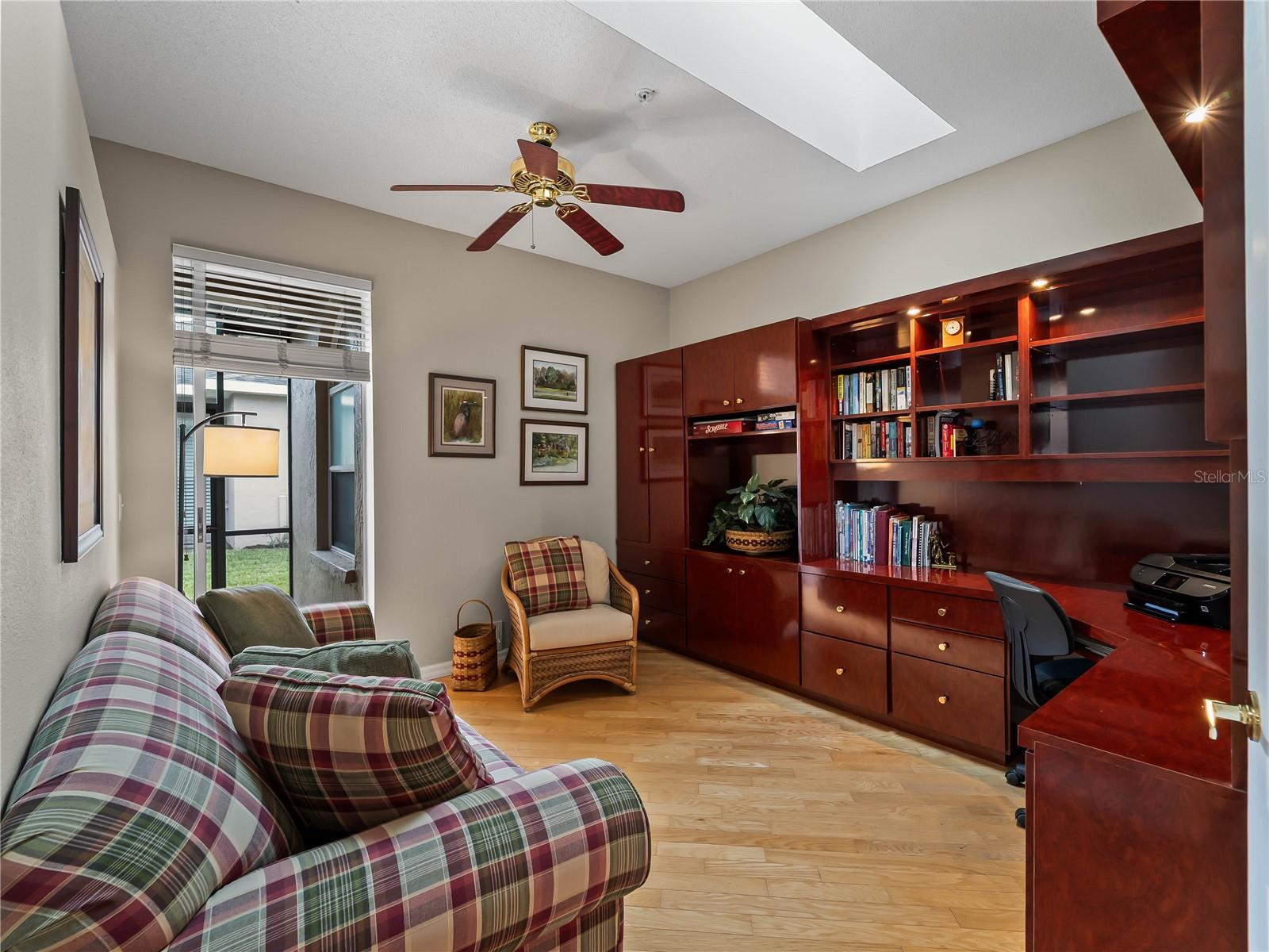 HERITAGE OAKS GOLF & COUNTRY CLUB - Residential