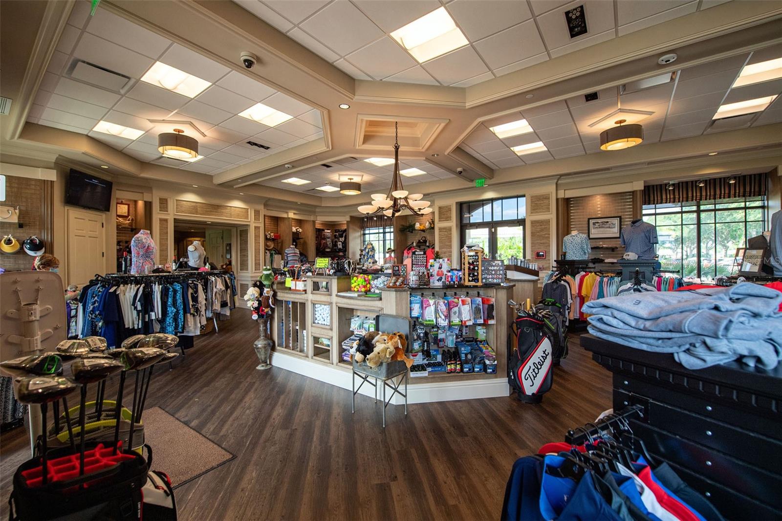 HERITAGE OAKS GOLF & COUNTRY CLUB - Residential