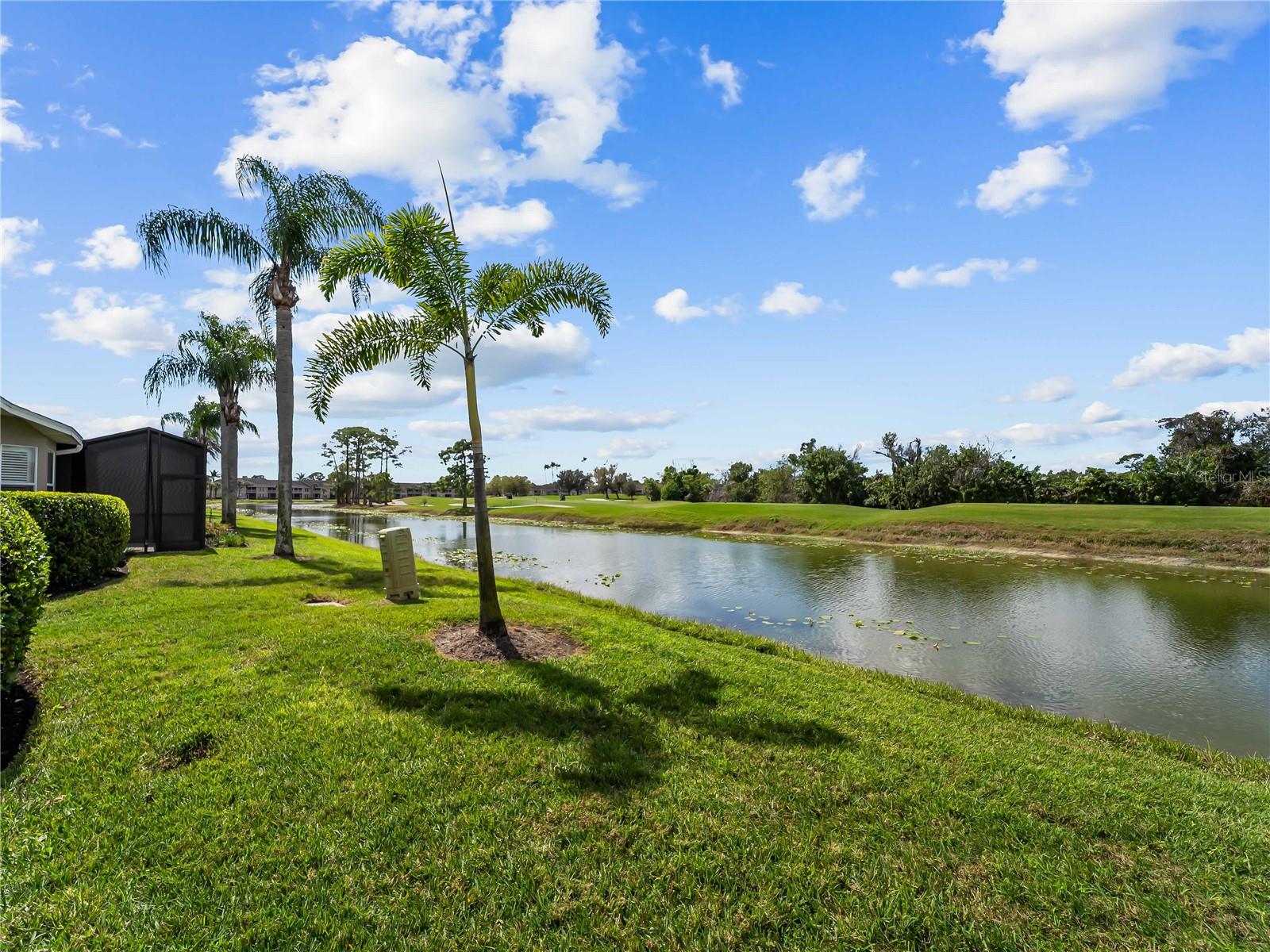HERITAGE OAKS GOLF & COUNTRY CLUB - Residential
