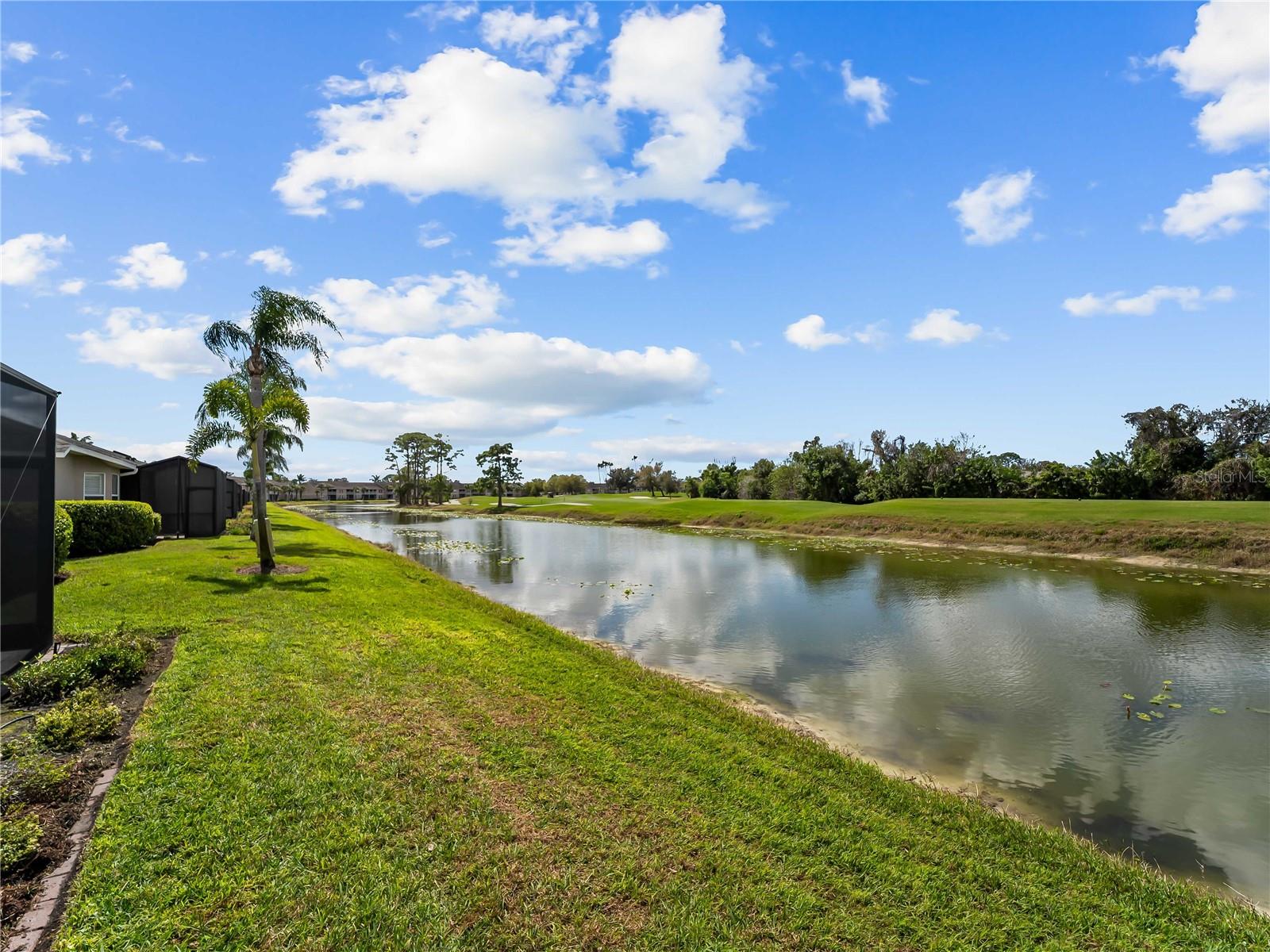 HERITAGE OAKS GOLF & COUNTRY CLUB - Residential