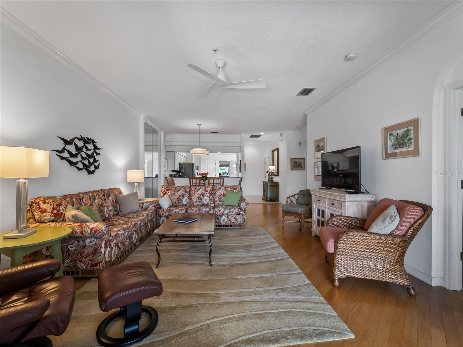 HERITAGE OAKS GOLF & COUNTRY CLUB - Residential