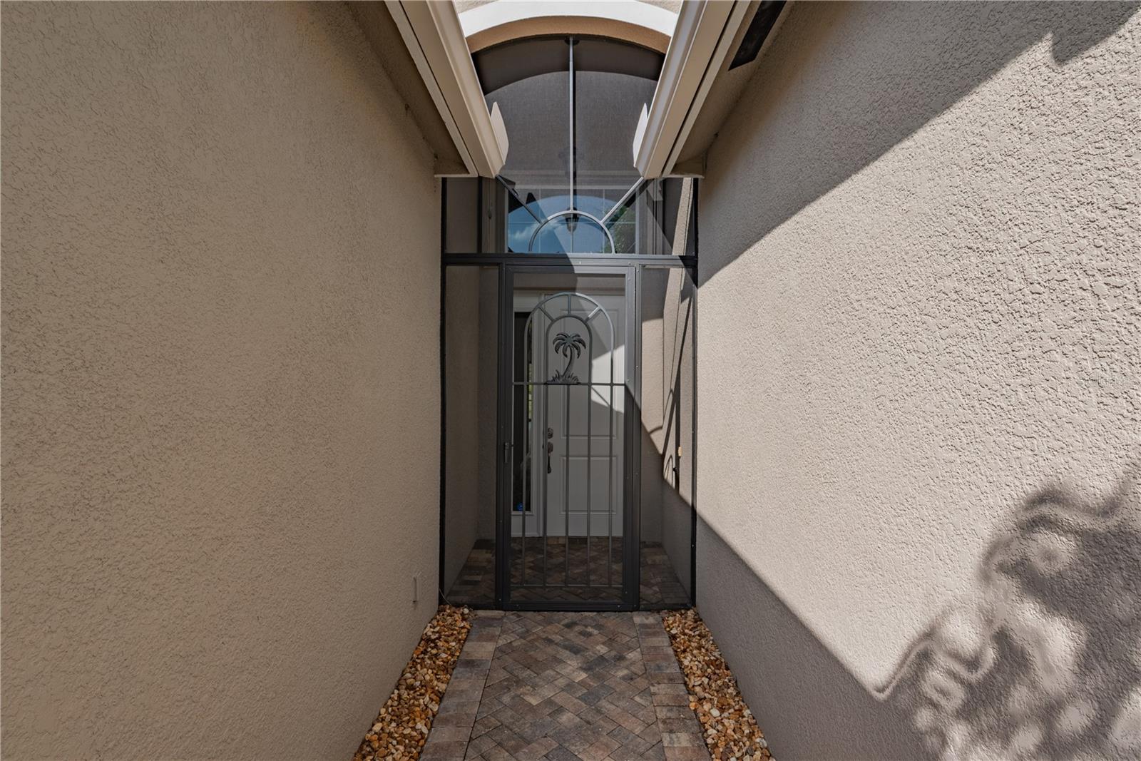 VALENCIA LAKES - Residential