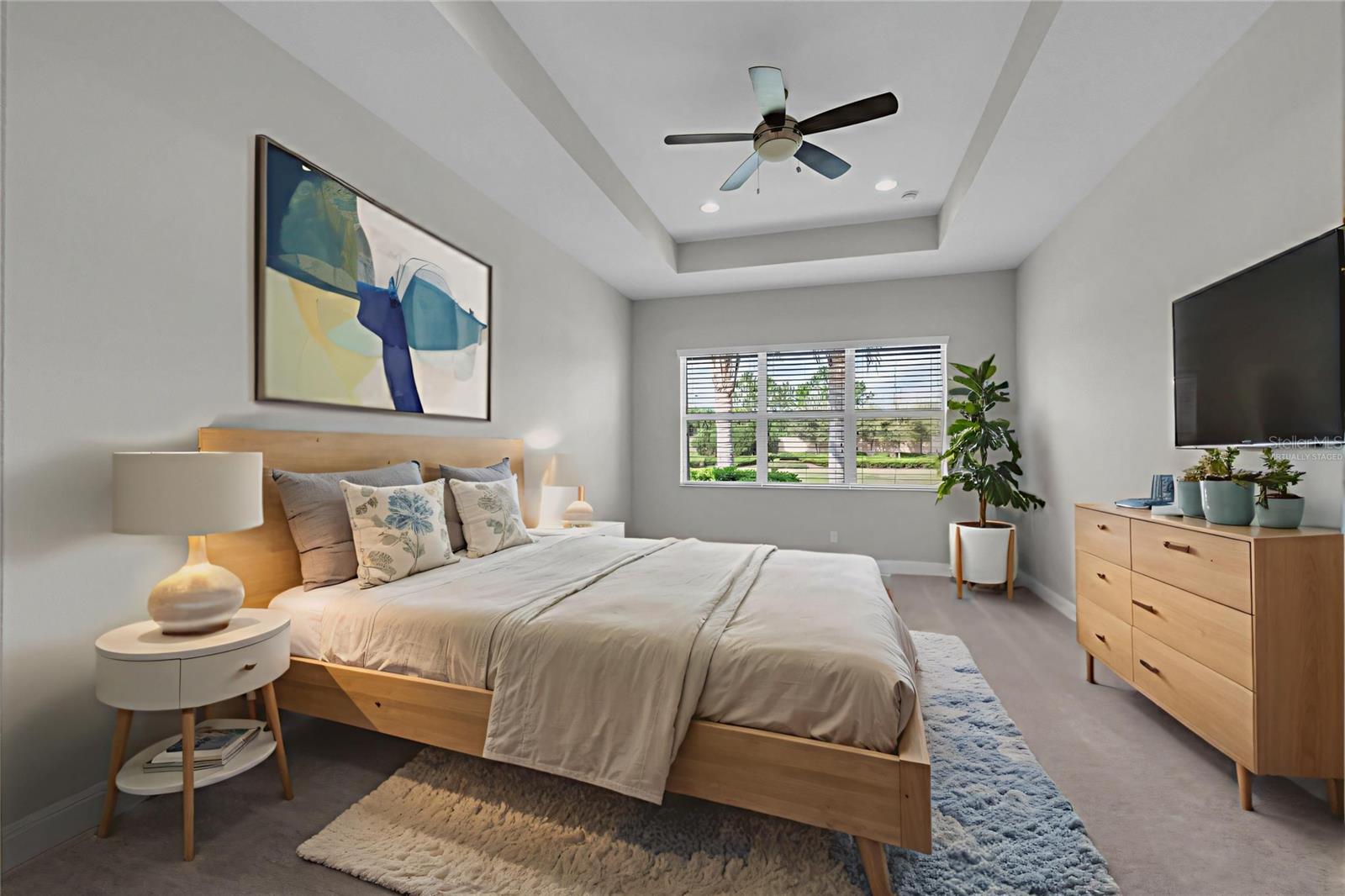 VALENCIA LAKES - Residential