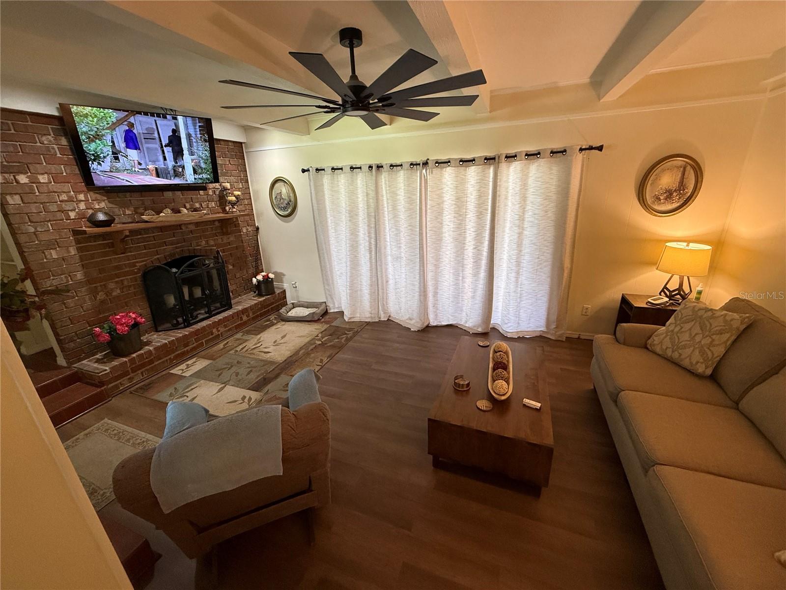 305 WHITE OAK DRIVE