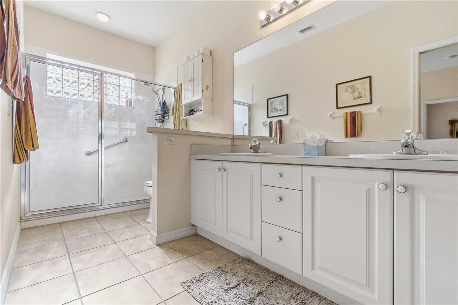 HERITAGE OAKS GOLF & COUNTRY CLUB - Residential