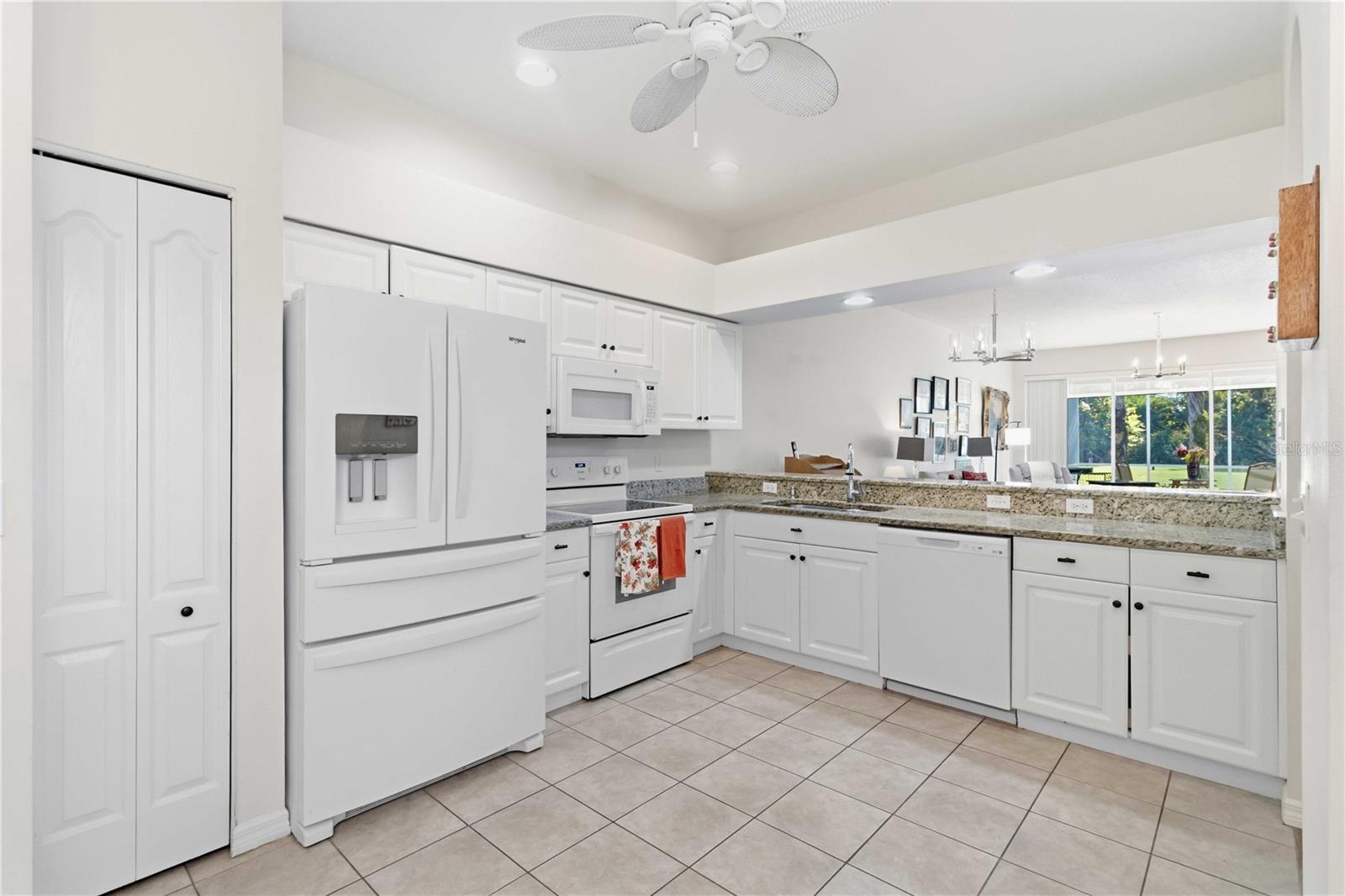 HERITAGE OAKS GOLF & COUNTRY CLUB - Residential