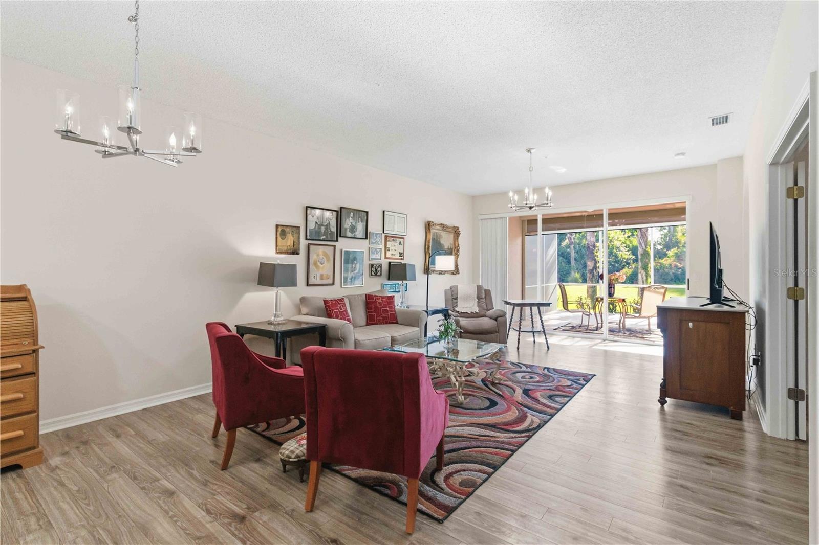 HERITAGE OAKS GOLF & COUNTRY CLUB - Residential