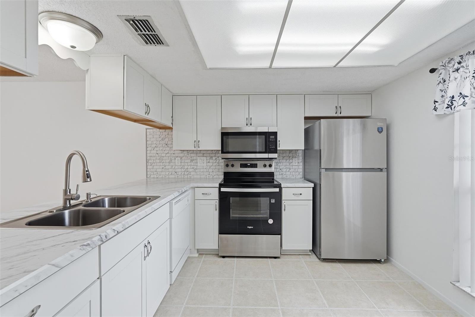 VILLAGE WOODS CONDO PH 02 - Residential