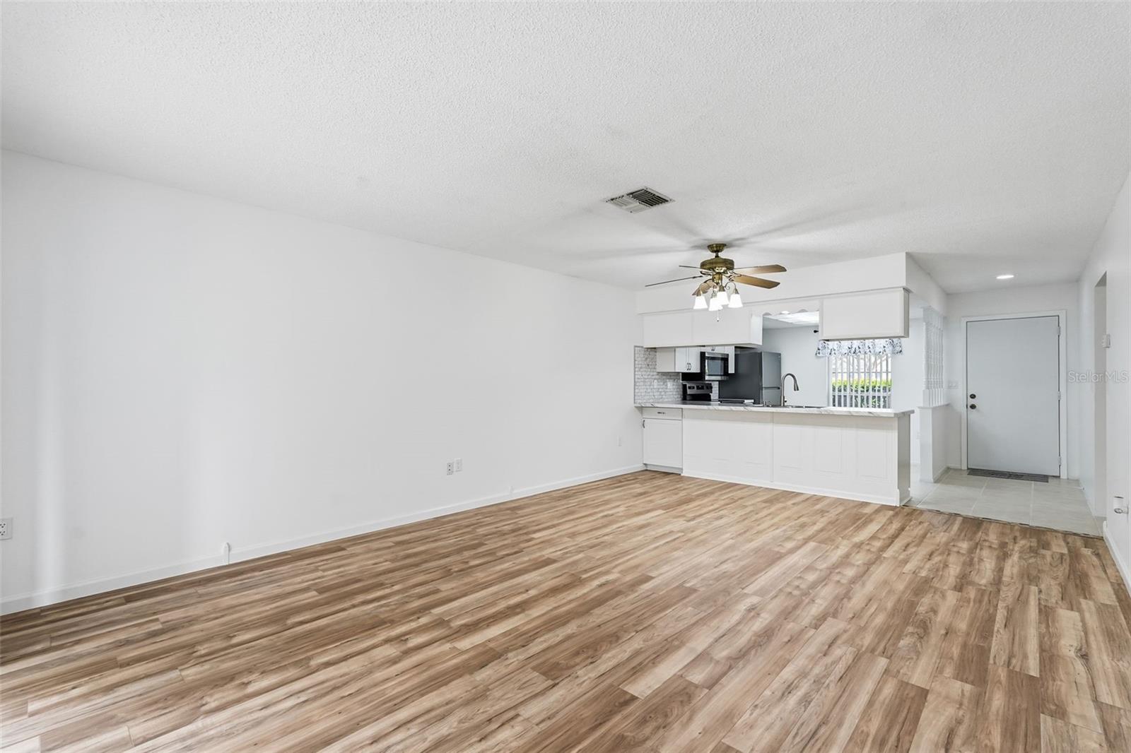 VILLAGE WOODS CONDO PH 02 - Residential