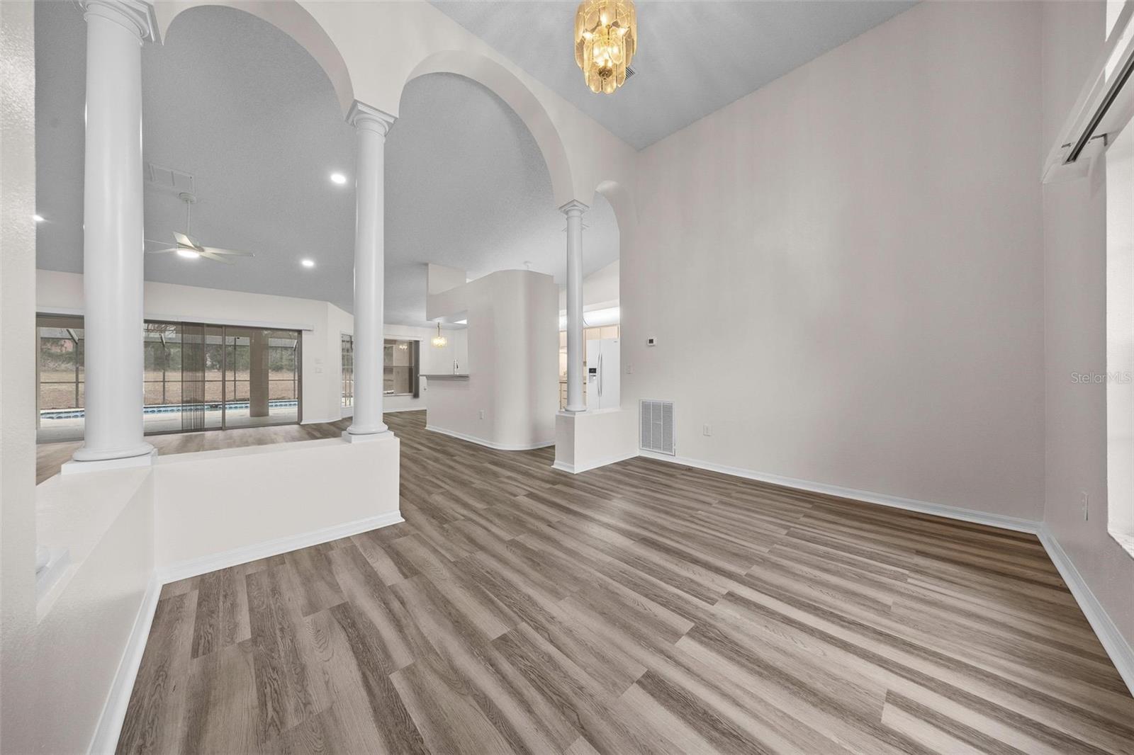 FRUITLAND PARK - Residential