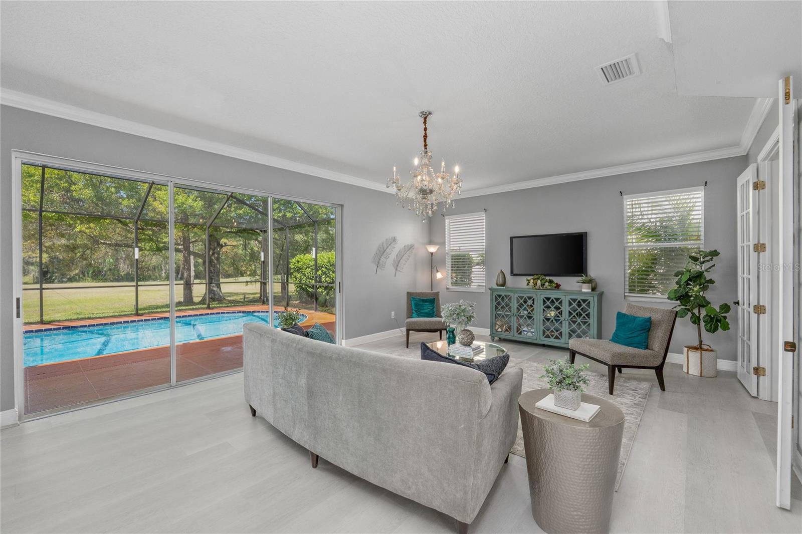 WINDSOR PARK AT THE EAGLES-FI - Residential