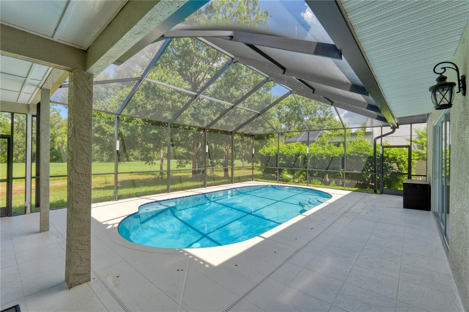 WINDSOR PARK AT THE EAGLES-FI - Residential