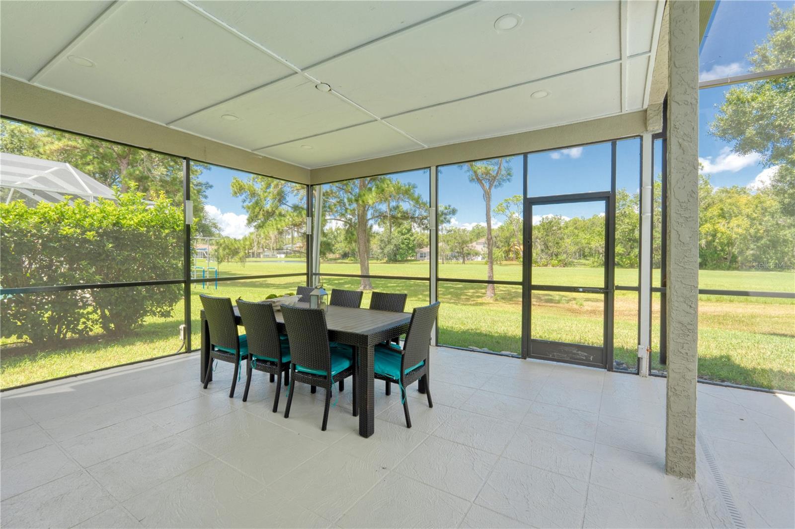 WINDSOR PARK AT THE EAGLES-FI - Residential