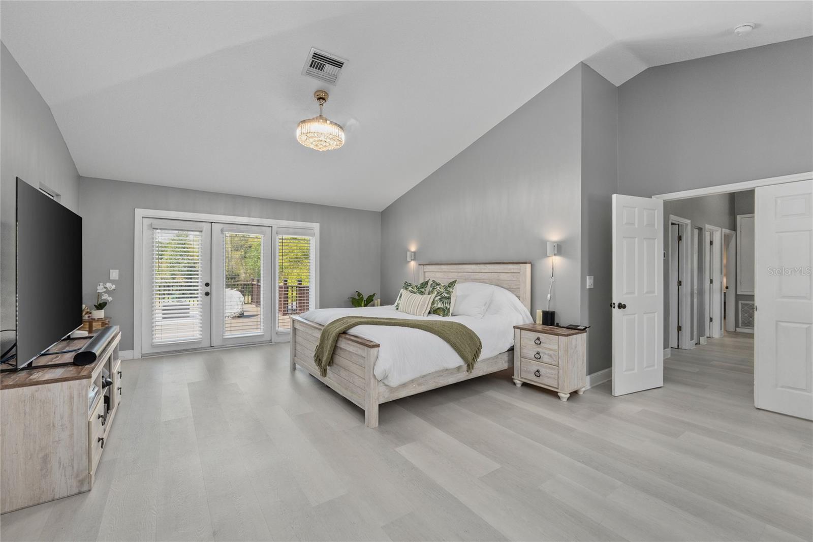 WINDSOR PARK AT THE EAGLES-FI - Residential