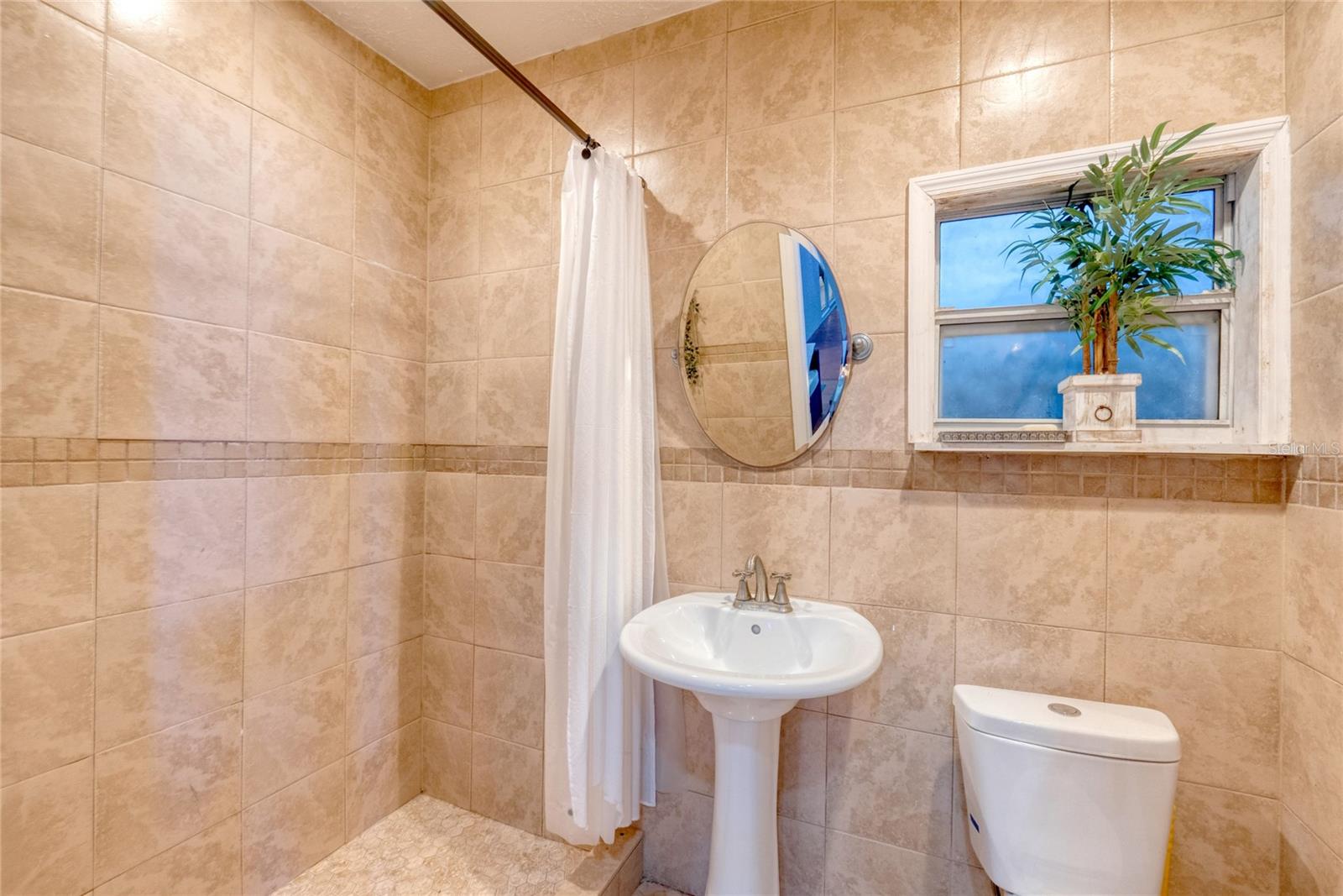 WINDSOR PARK AT THE EAGLES-FI - Residential