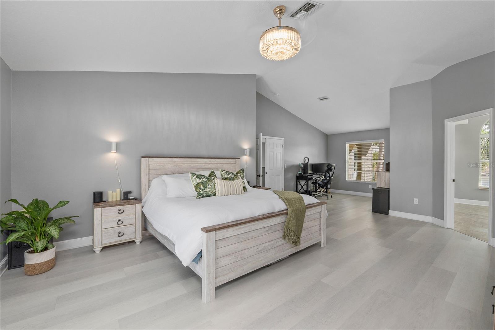 WINDSOR PARK AT THE EAGLES-FI - Residential