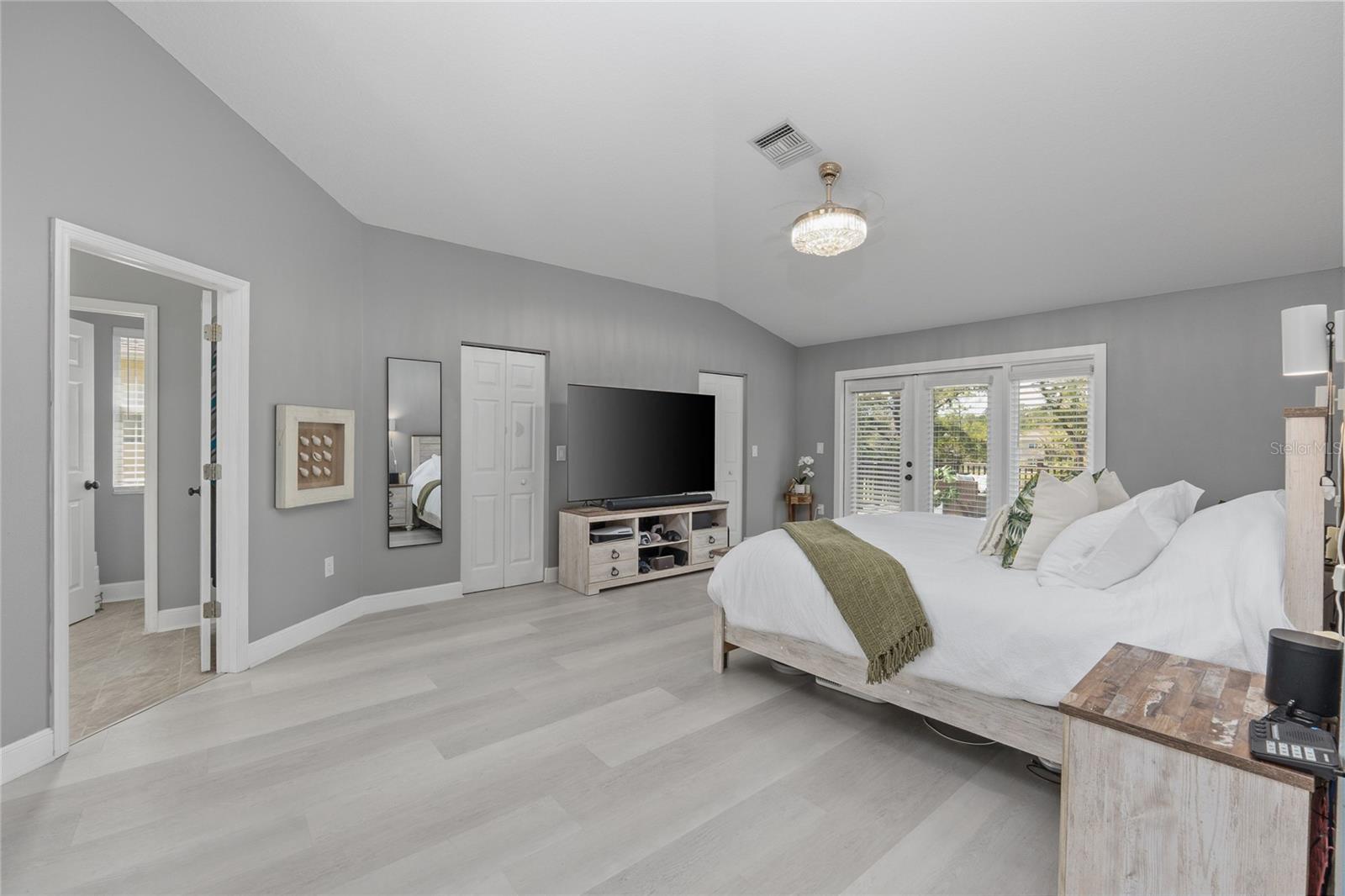 WINDSOR PARK AT THE EAGLES-FI - Residential