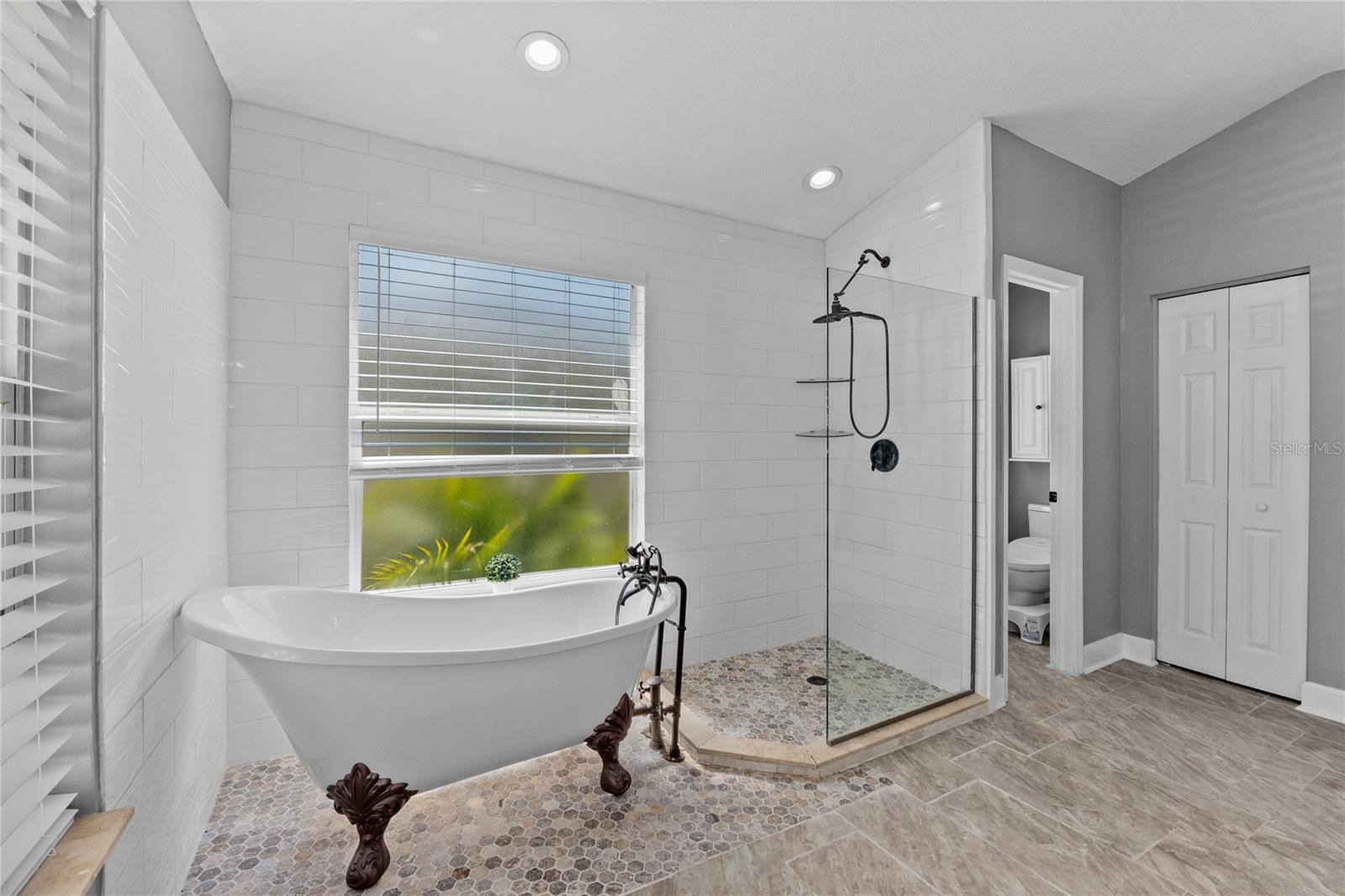 WINDSOR PARK AT THE EAGLES-FI - Residential