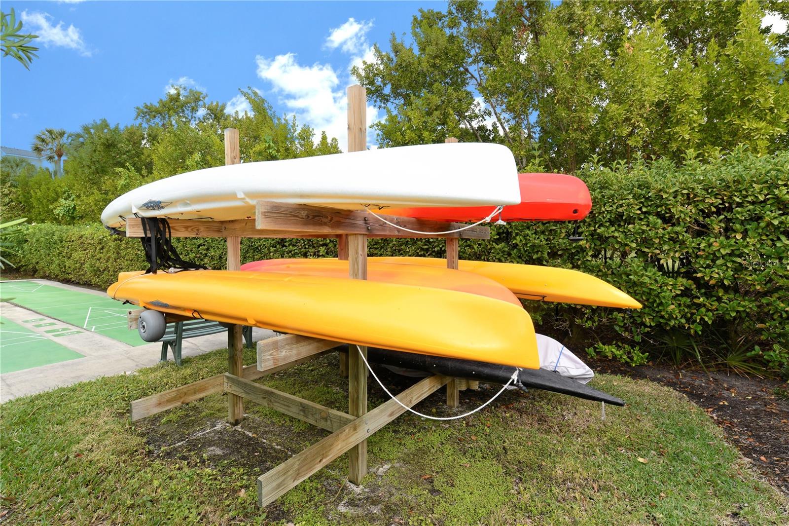 WESTCHESTER APTS - Residential