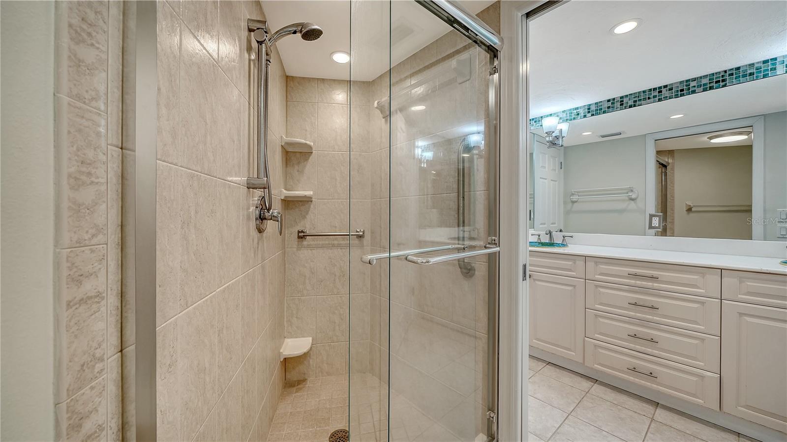 WESTCHESTER APTS - Residential