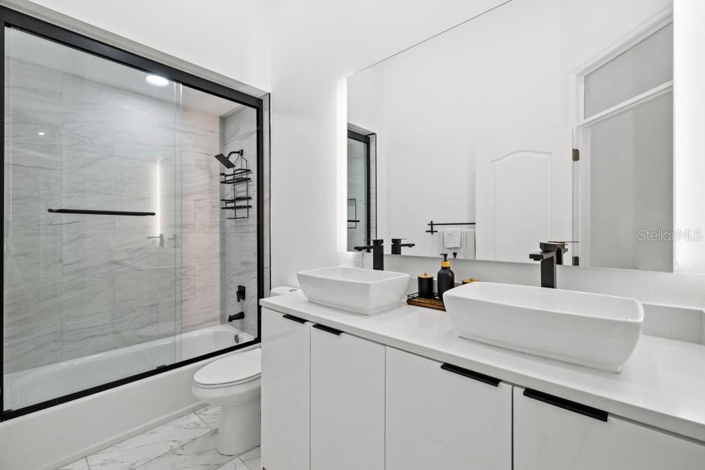 BRISTOL PARK PH 02 - Residential