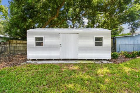 A home in LAKELAND