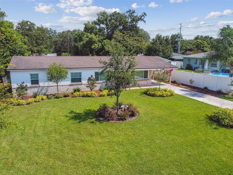 A home in LAKELAND