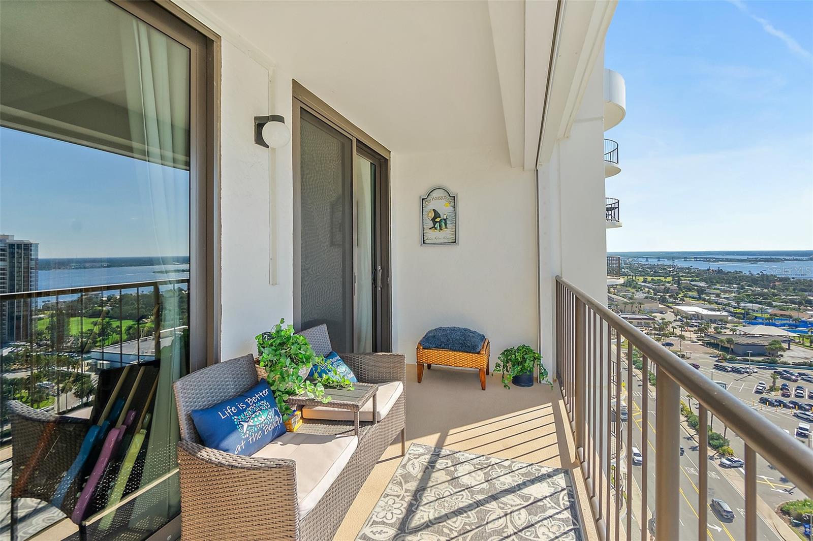 OCEAN FOUR - Residential