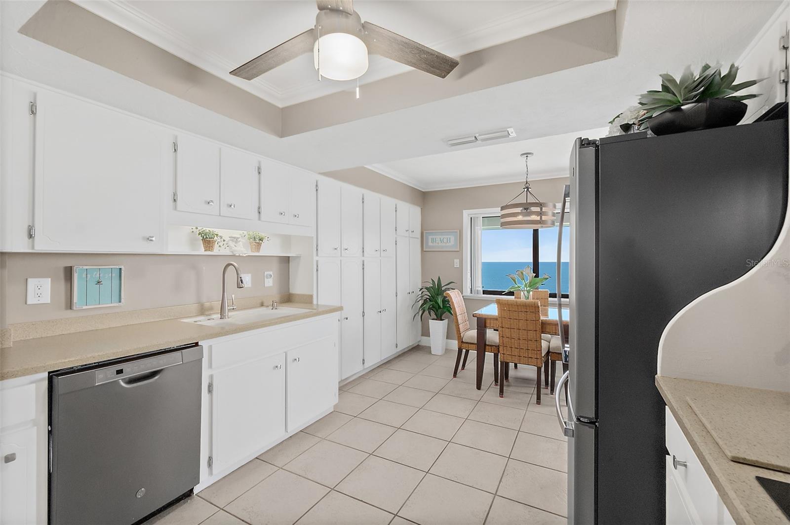 OCEAN FOUR - Residential