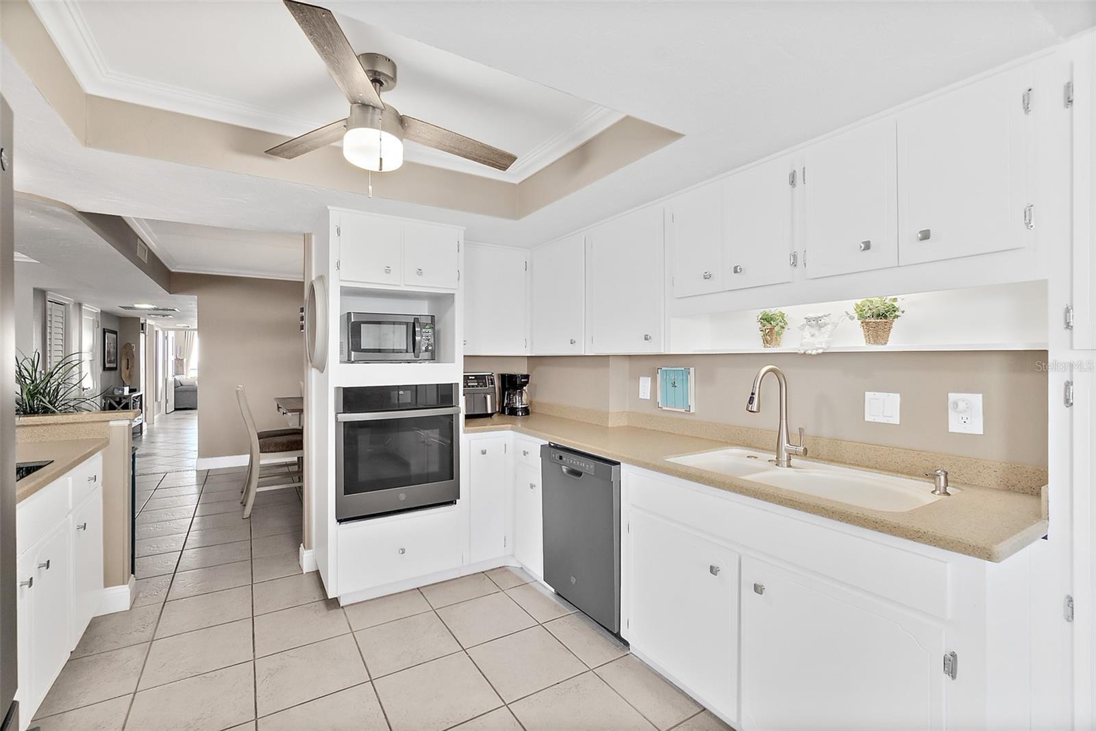 OCEAN FOUR - Residential