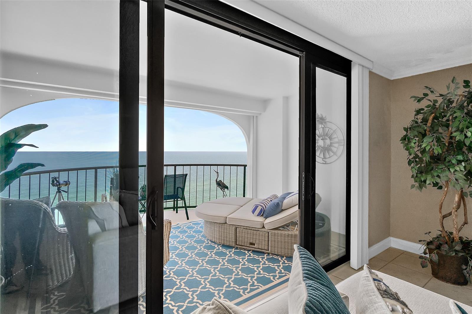 OCEAN FOUR - Residential