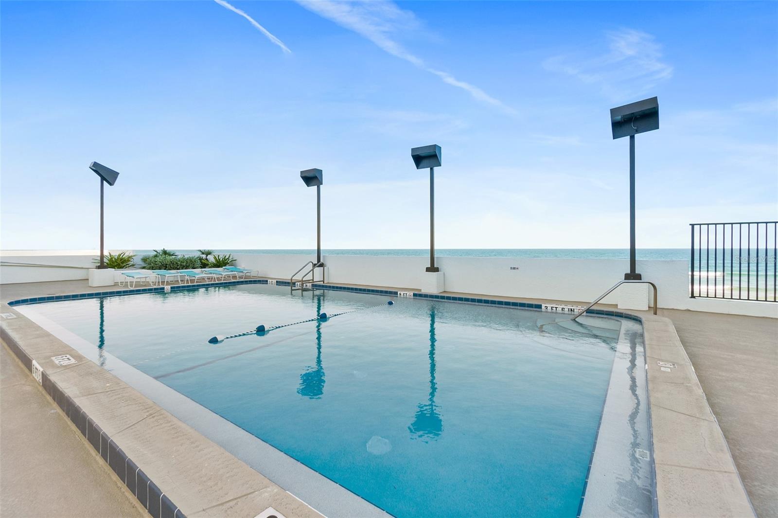 OCEAN FOUR - Residential