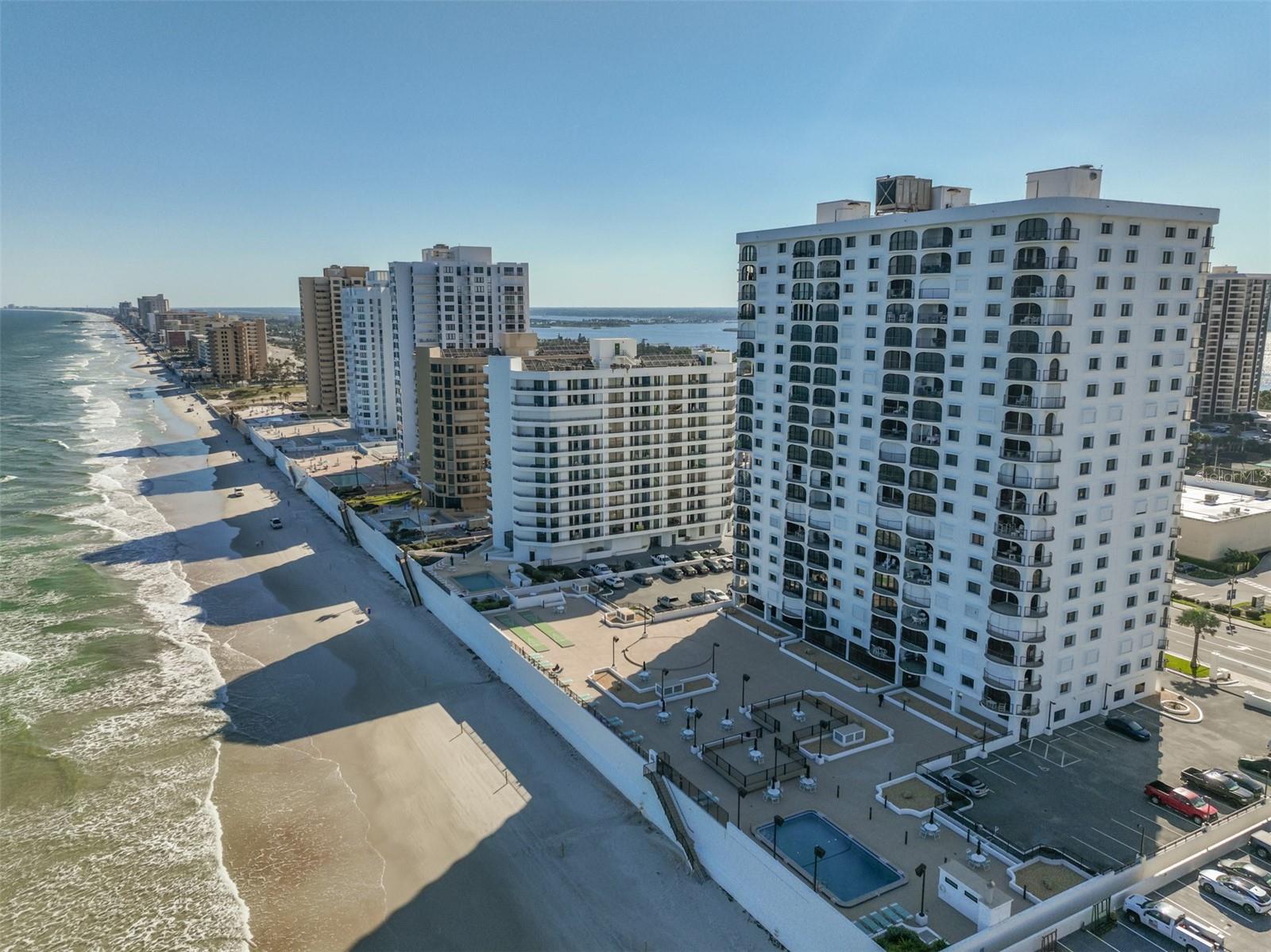 OCEAN FOUR - Residential