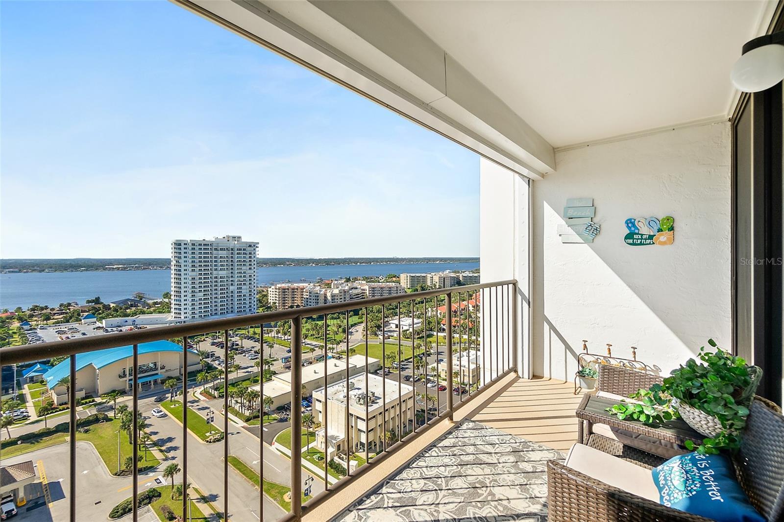 OCEAN FOUR - Residential