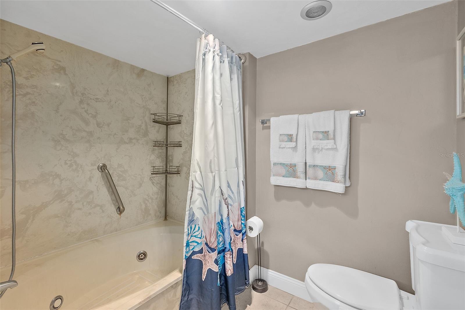 OCEAN FOUR - Residential