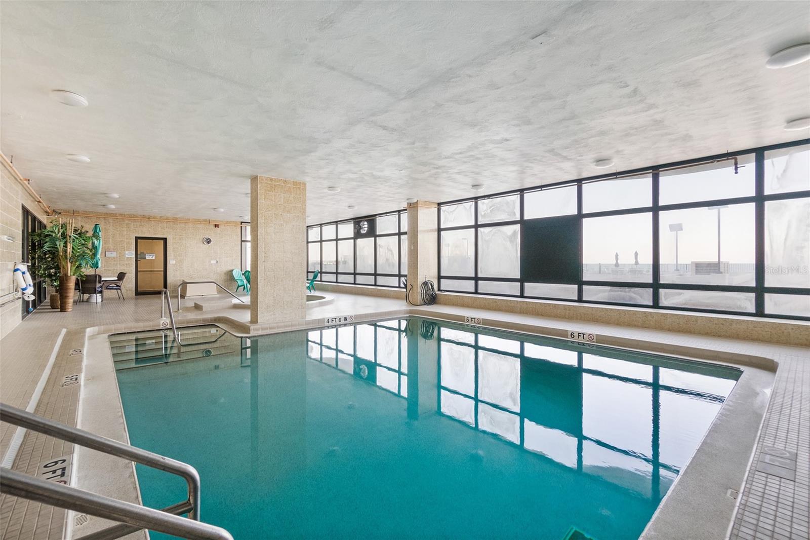 OCEAN FOUR - Residential