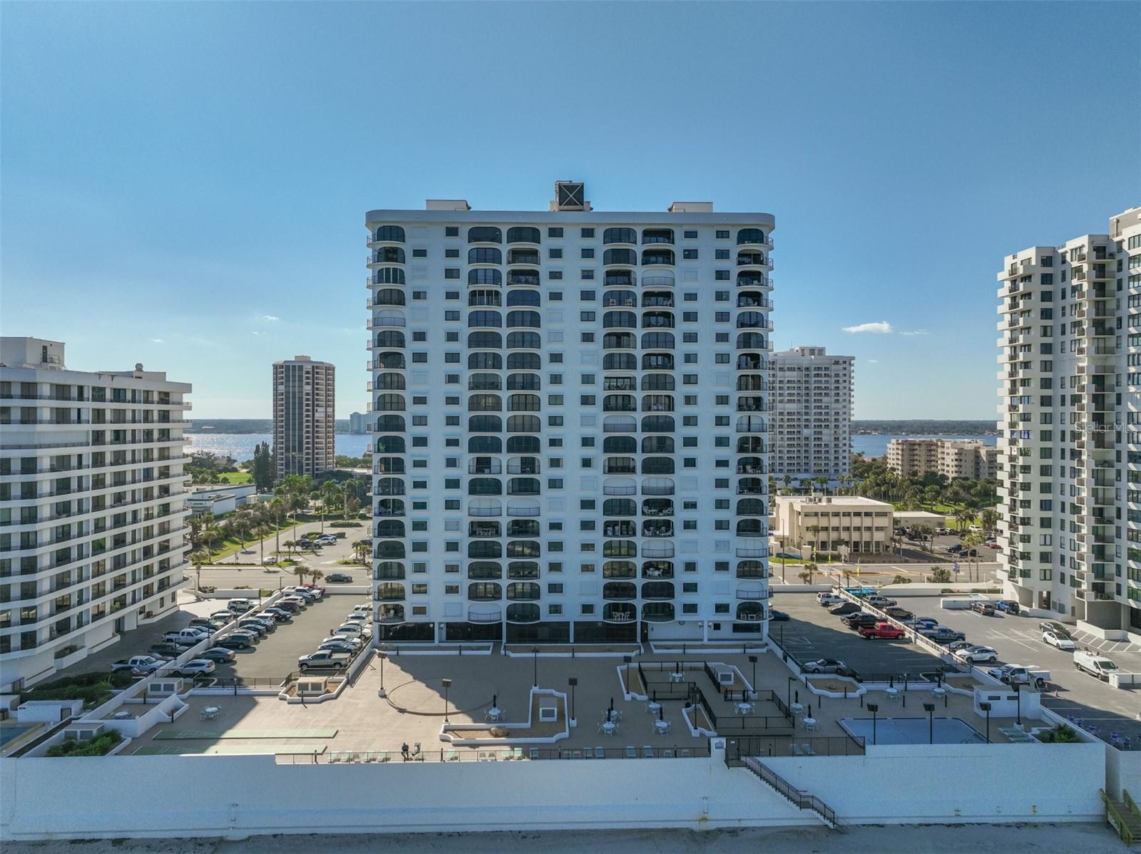 OCEAN FOUR - Residential
