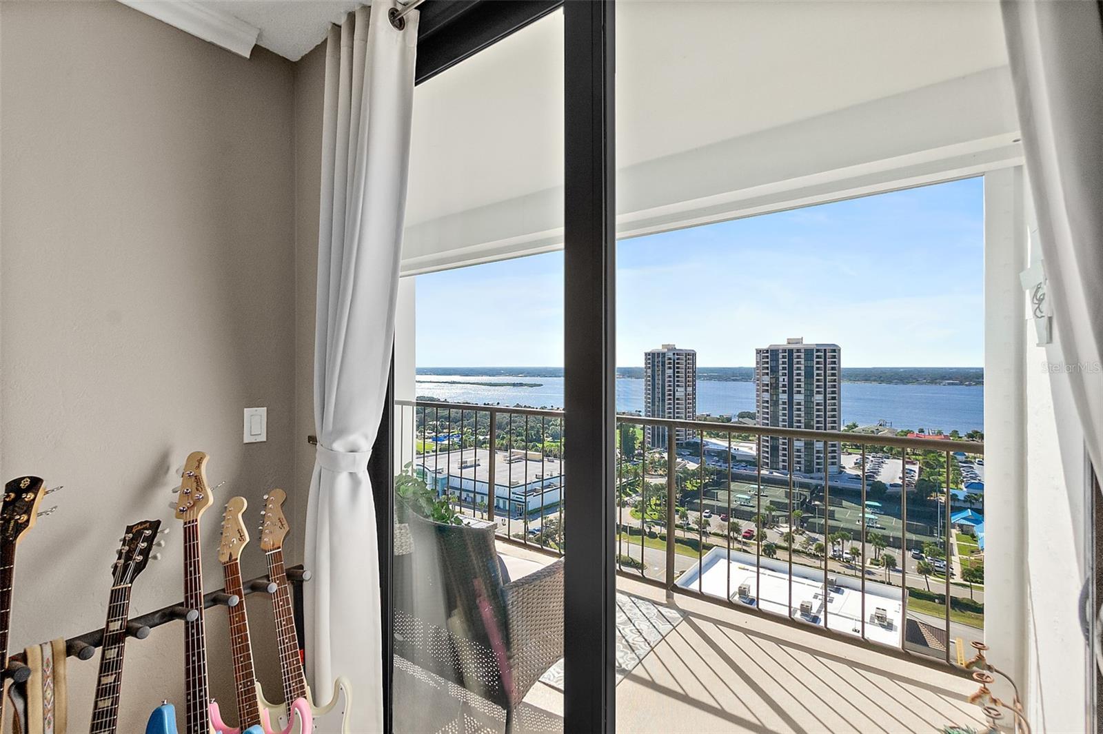 OCEAN FOUR - Residential