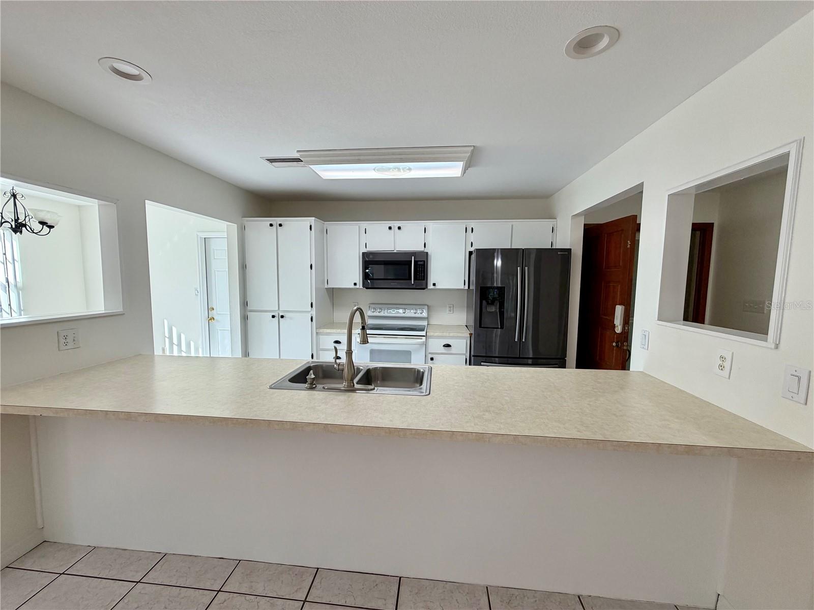 GOLDEN ACRES - Residential