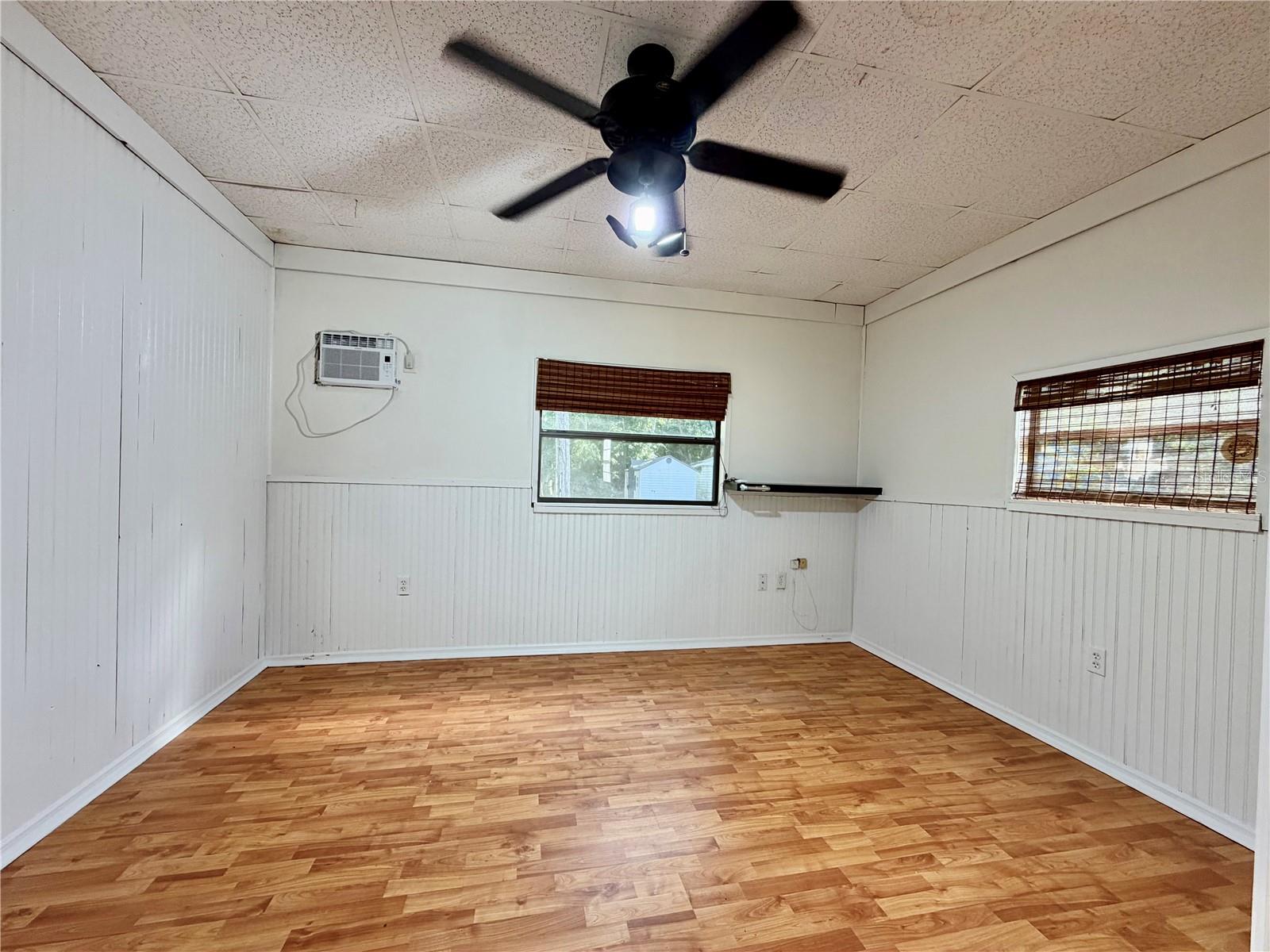 GOLDEN ACRES - Residential