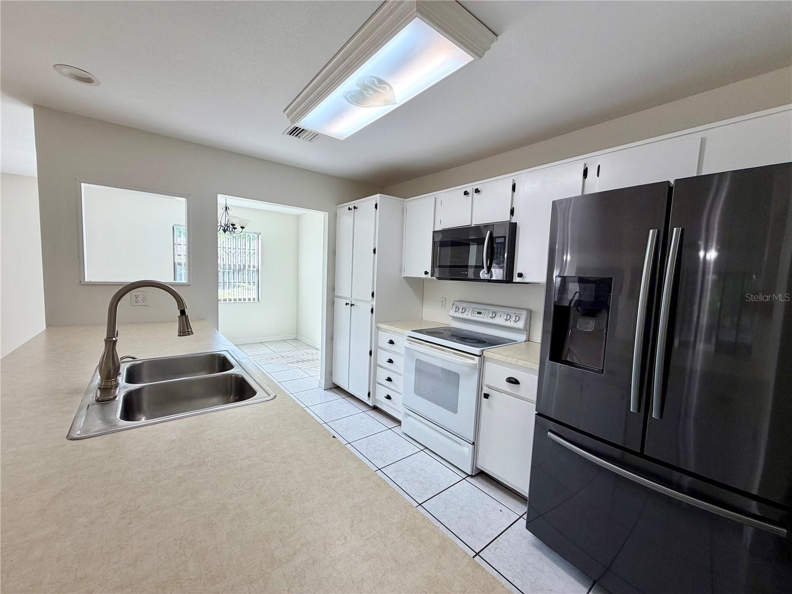 GOLDEN ACRES - Residential