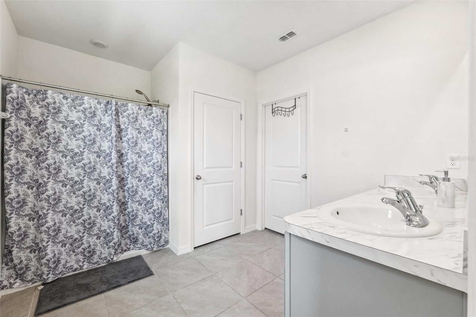 WESTGATE - Residential Lease