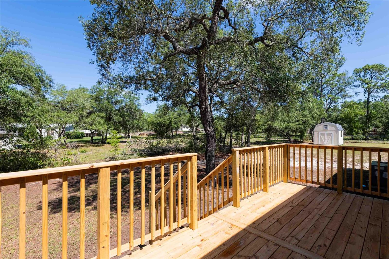 LEISURE RETREATS - Residential