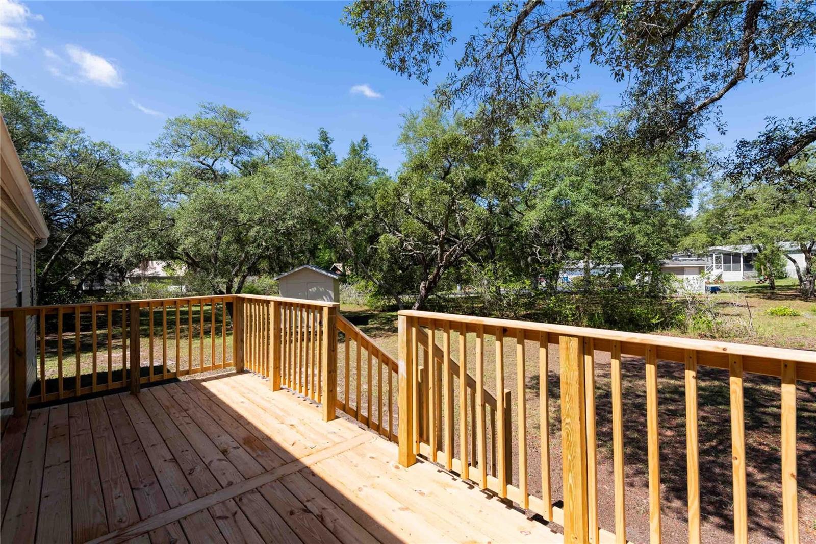 LEISURE RETREATS - Residential