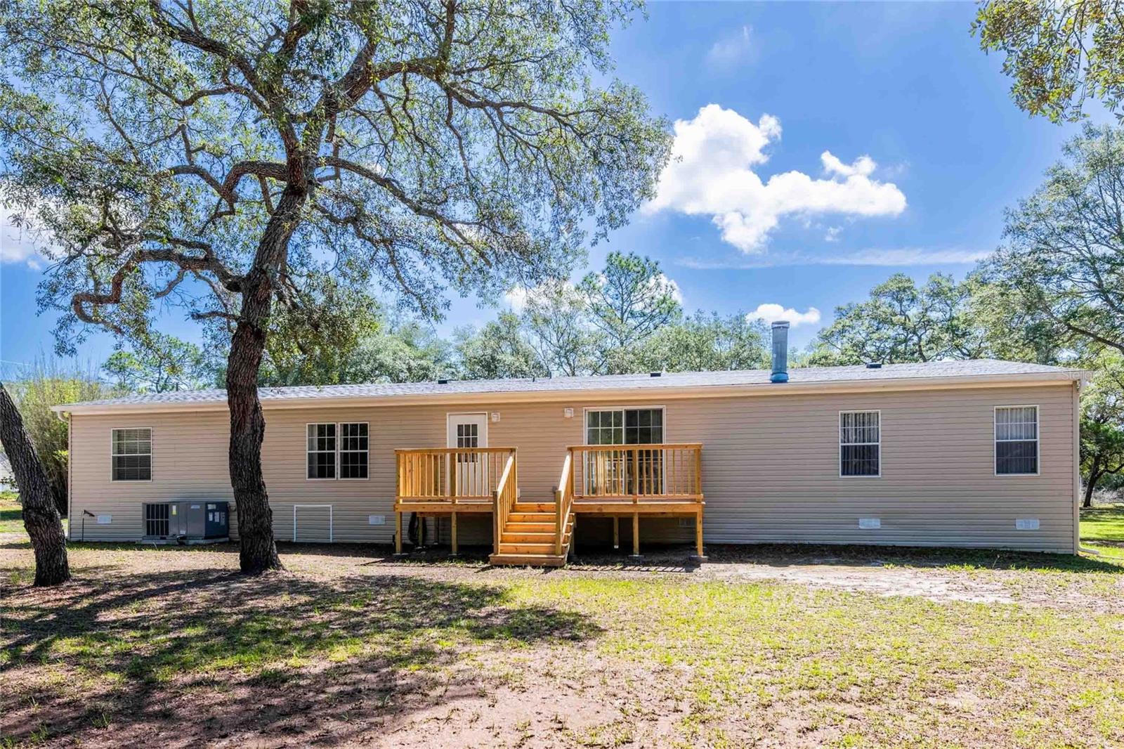 LEISURE RETREATS - Residential