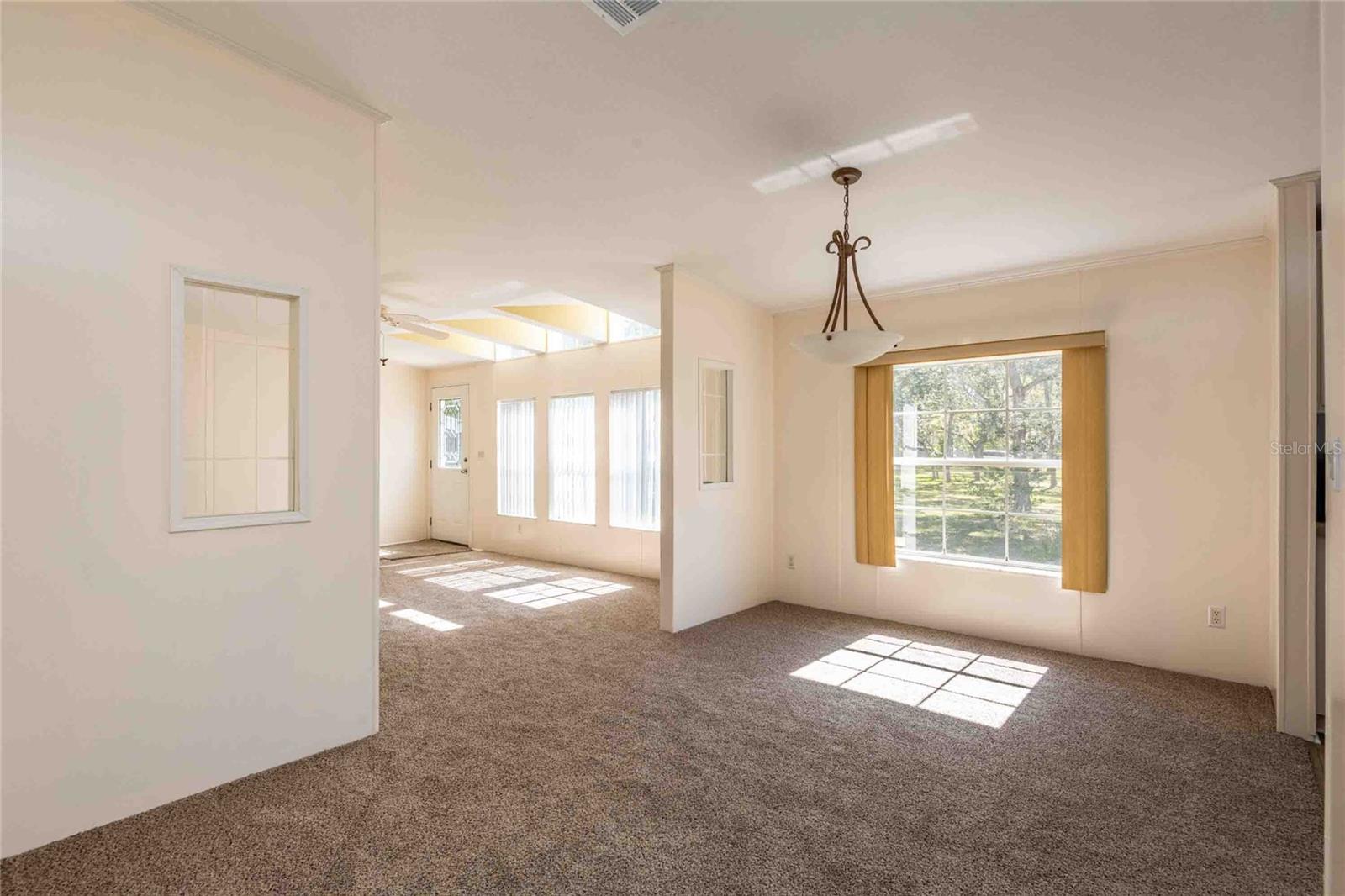 LEISURE RETREATS - Residential